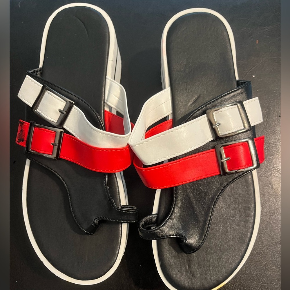 Red and white wedges